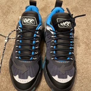 Mens Off-White Gym Shoes Size 10